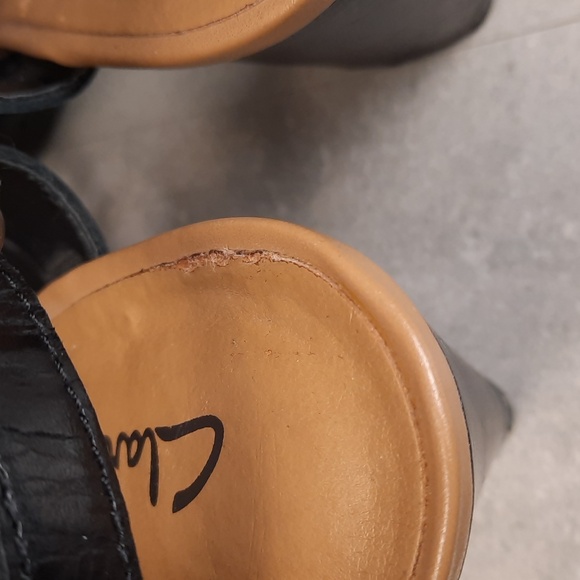 Clarks black leather woven upper heeled sandals, size 8.5 - Picture 9 of 12